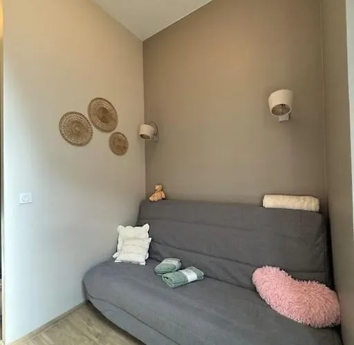 Neuf Proche Gare De Апартаменти